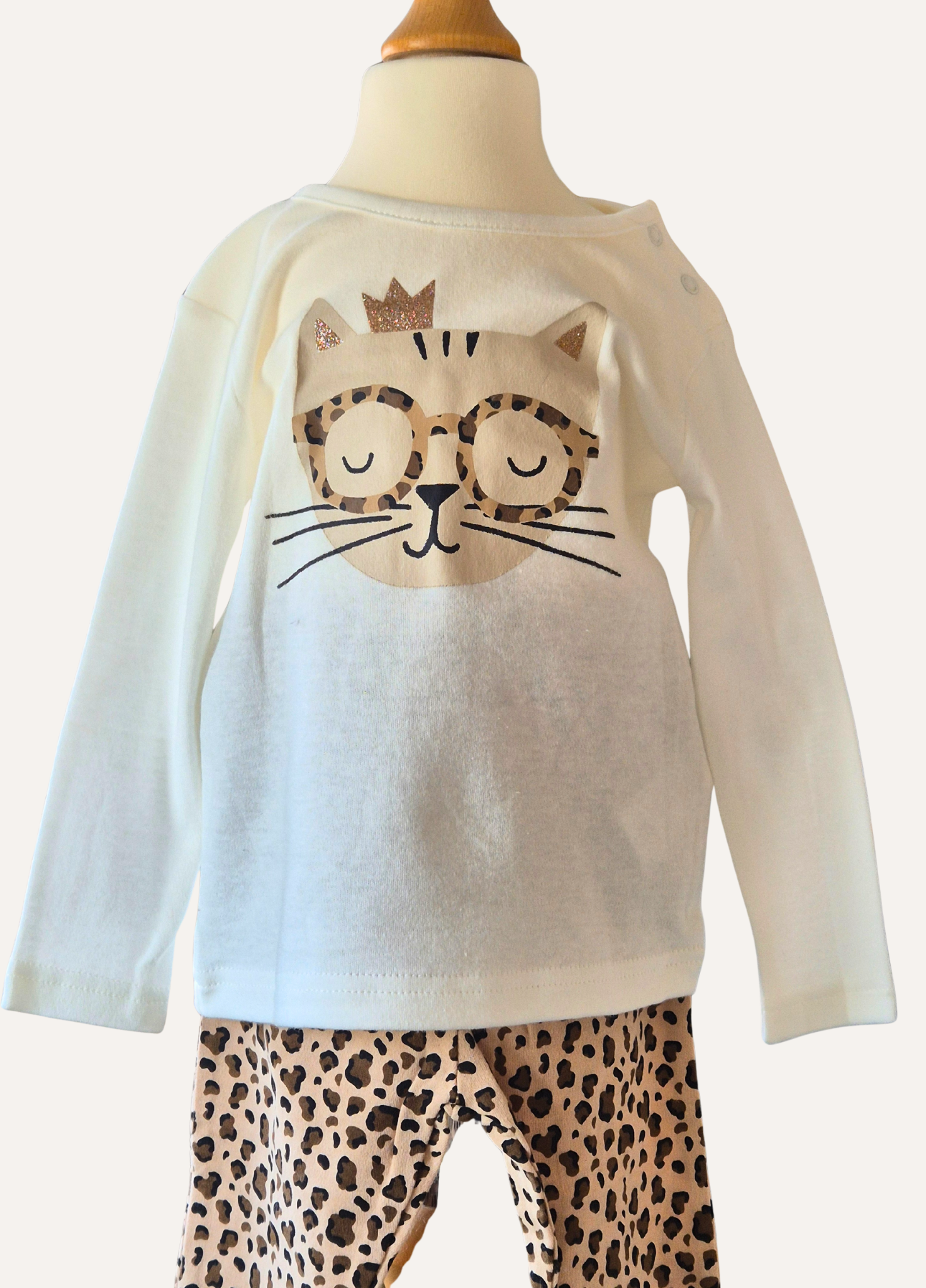 Girls 3 piece set with cat graphic, animal print leggings and faux fur gillet