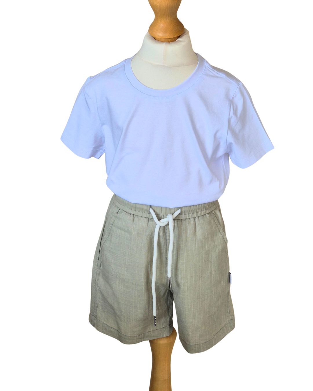 Boys holiday linen outfit with white t-shirt