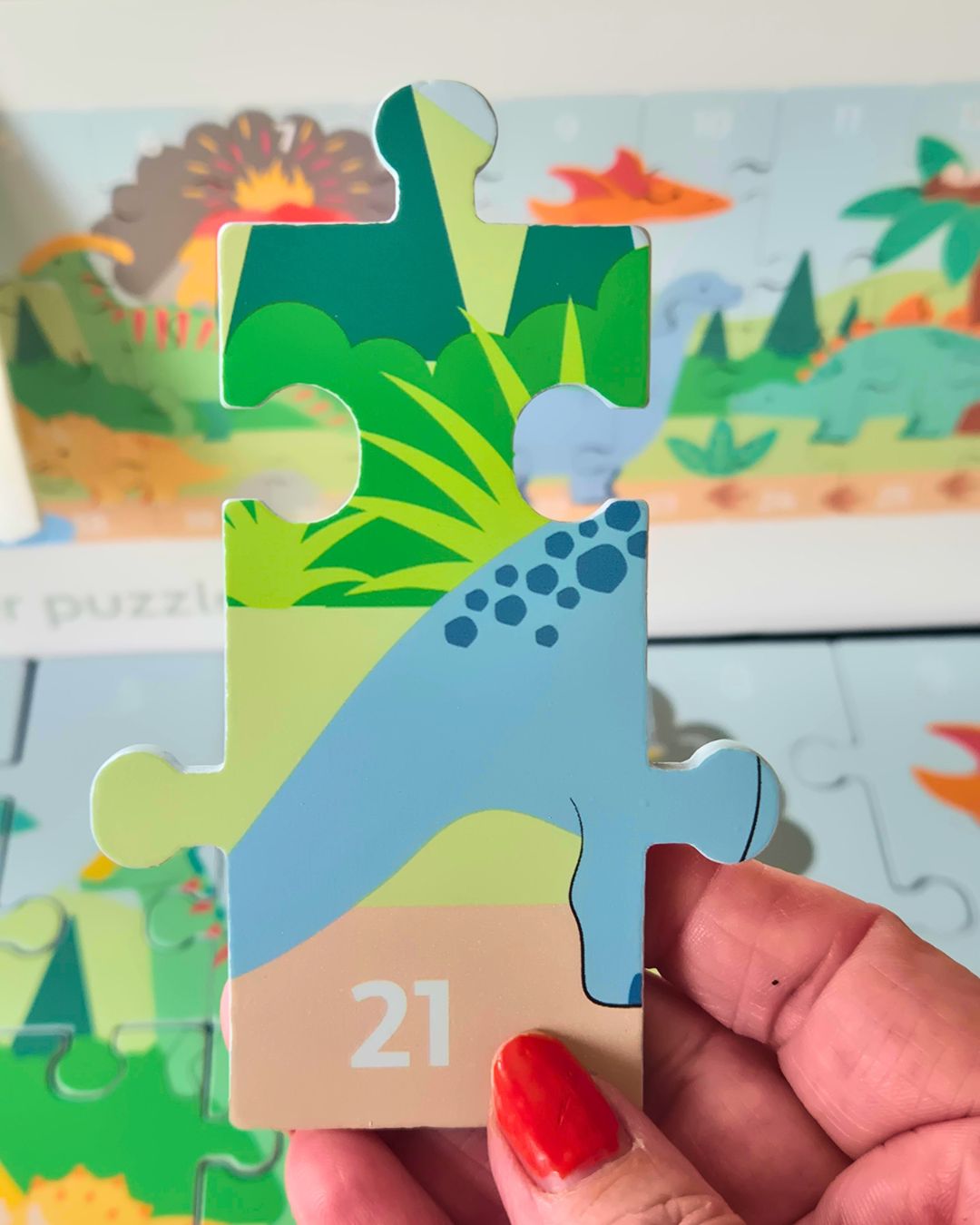 Dinosaur puzzle for number recognition