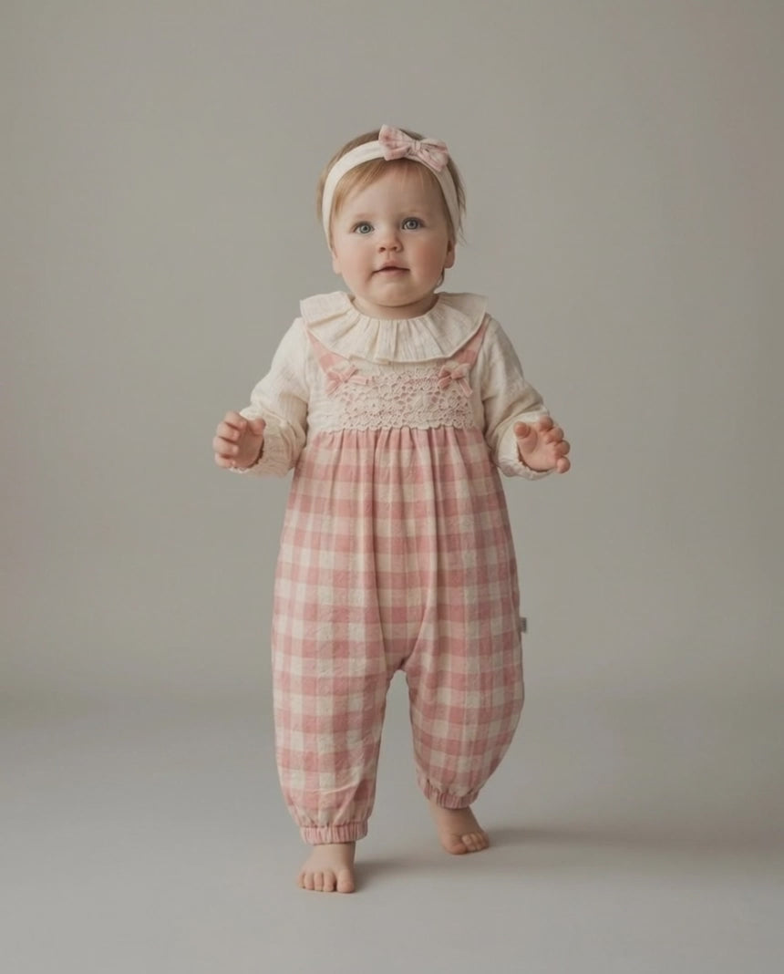 Tongs baby pink checked dungarees set